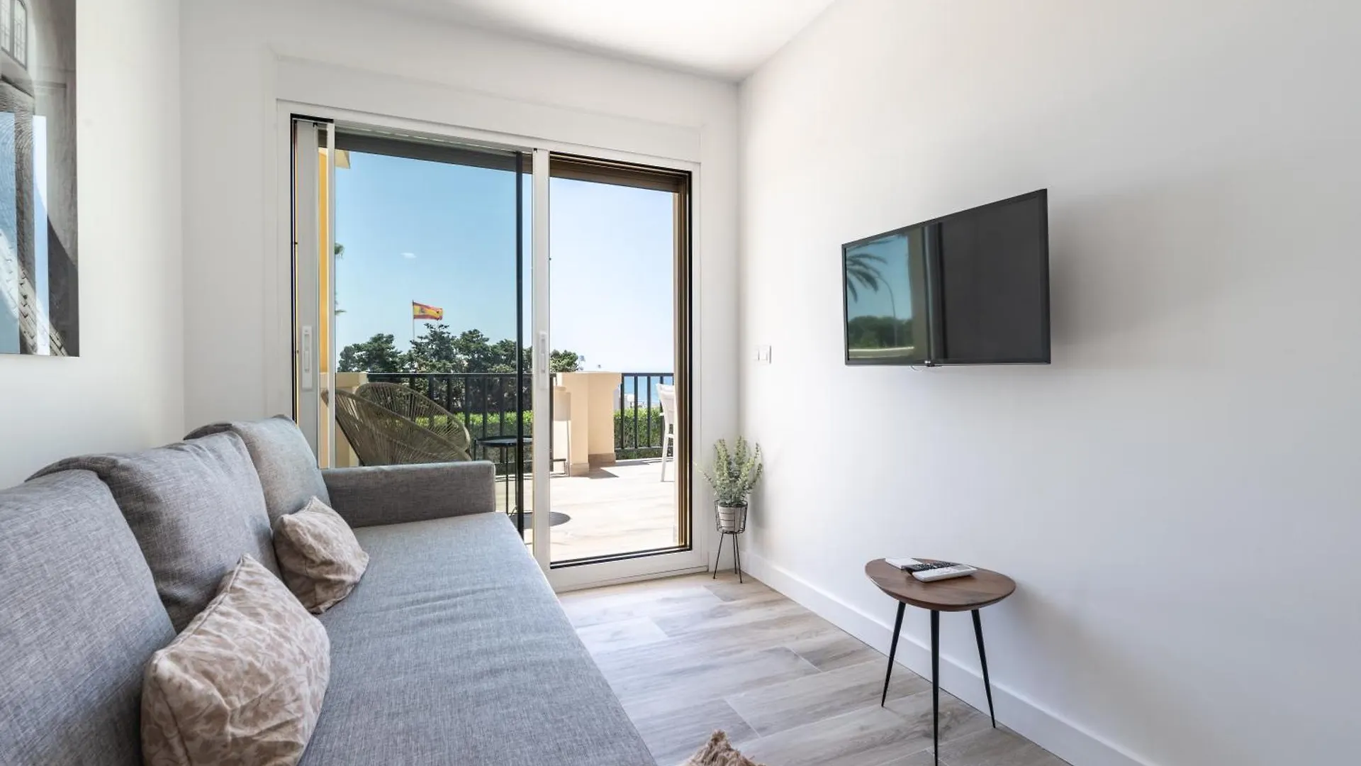 Oleholidays 1111 Romana Playa Vistas Al Mar Marbella Appartement